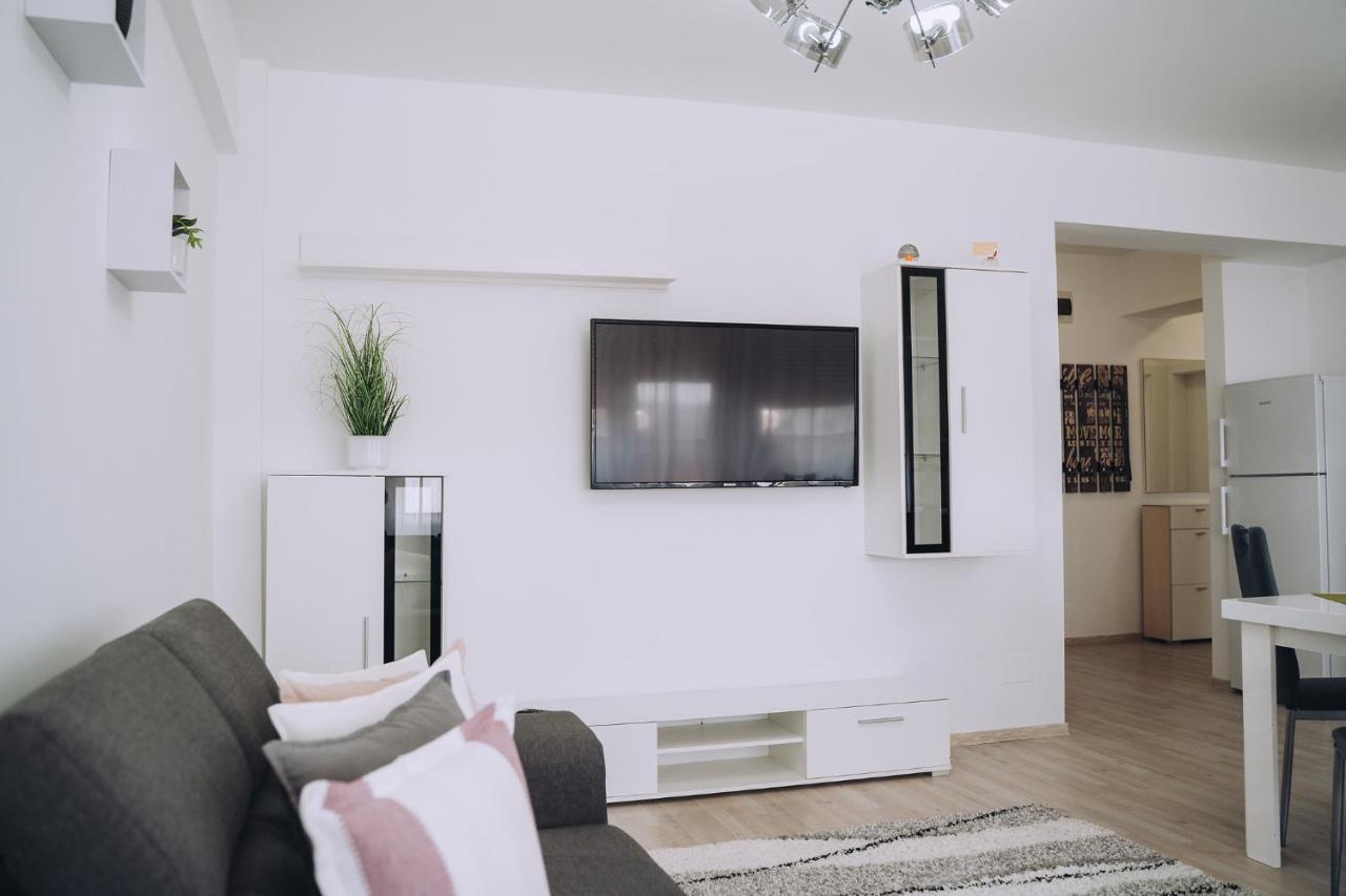 Class Deluxe Apartments Oradea Exterior foto